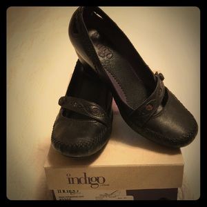Cute black Indigo pumps
